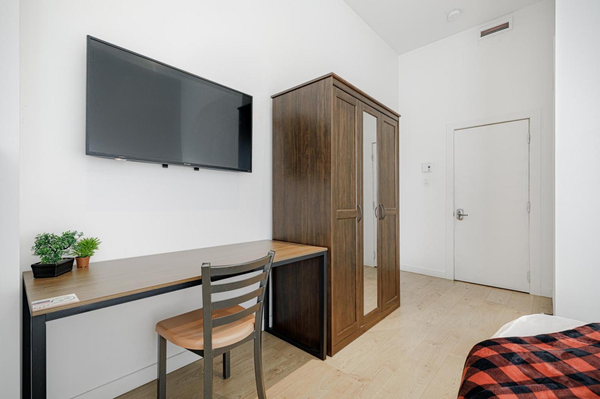 Homa Homestay Hotel By Olympic Stadium Montreal Auberge-Hostel 외부 사진