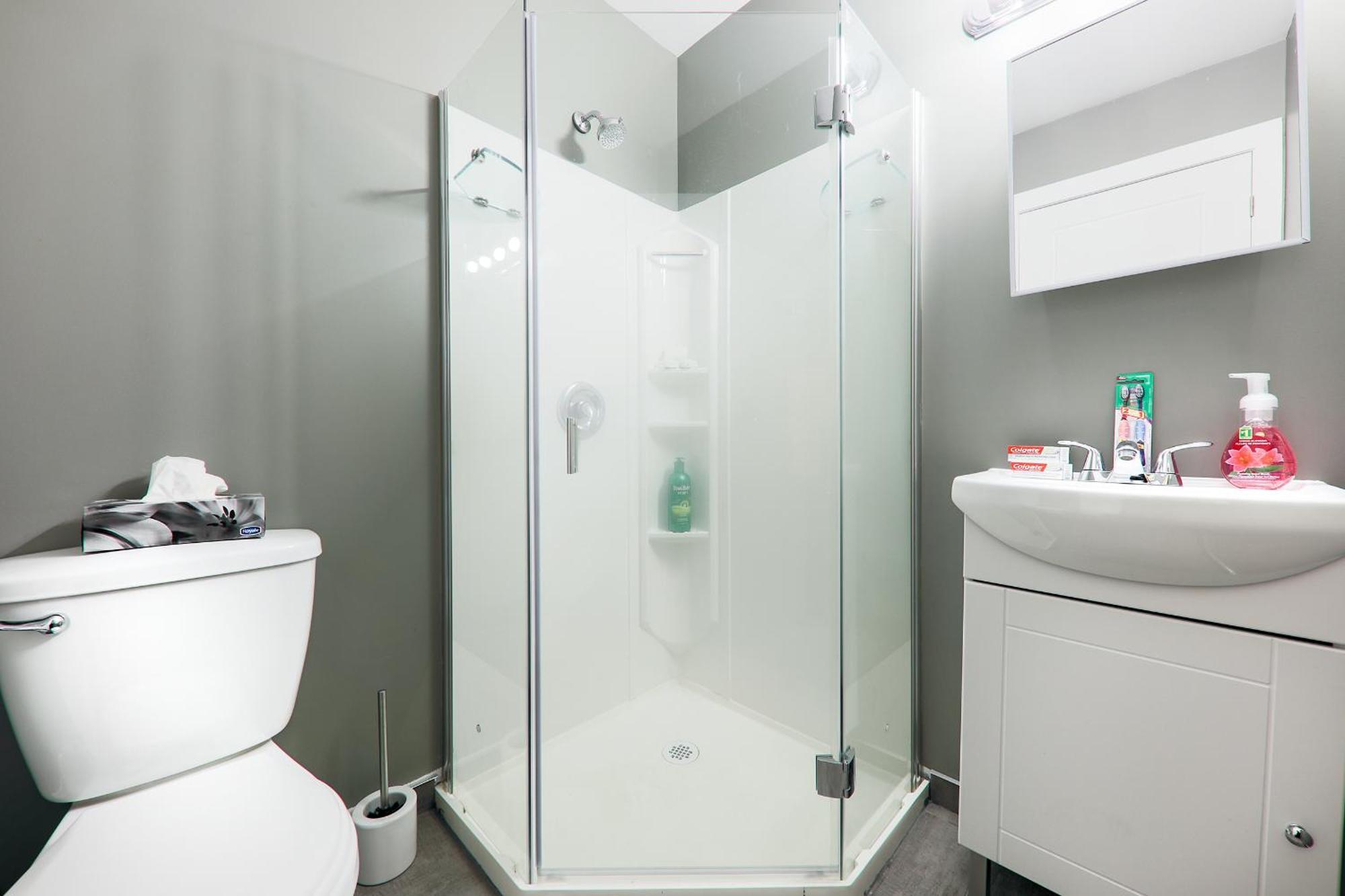 Homa Homestay Hotel By Olympic Stadium Montreal Auberge-Hostel 외부 사진
